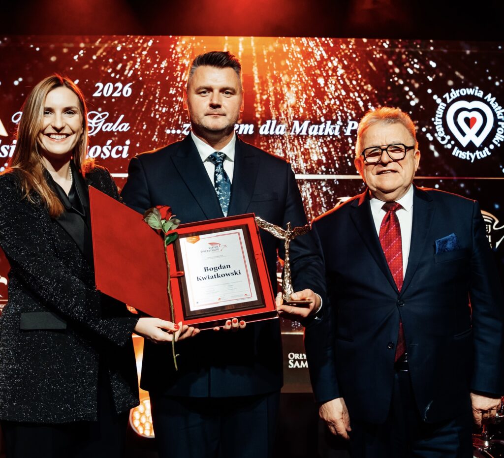 Wręczenie nagrody na gali przedsiębiorczości.